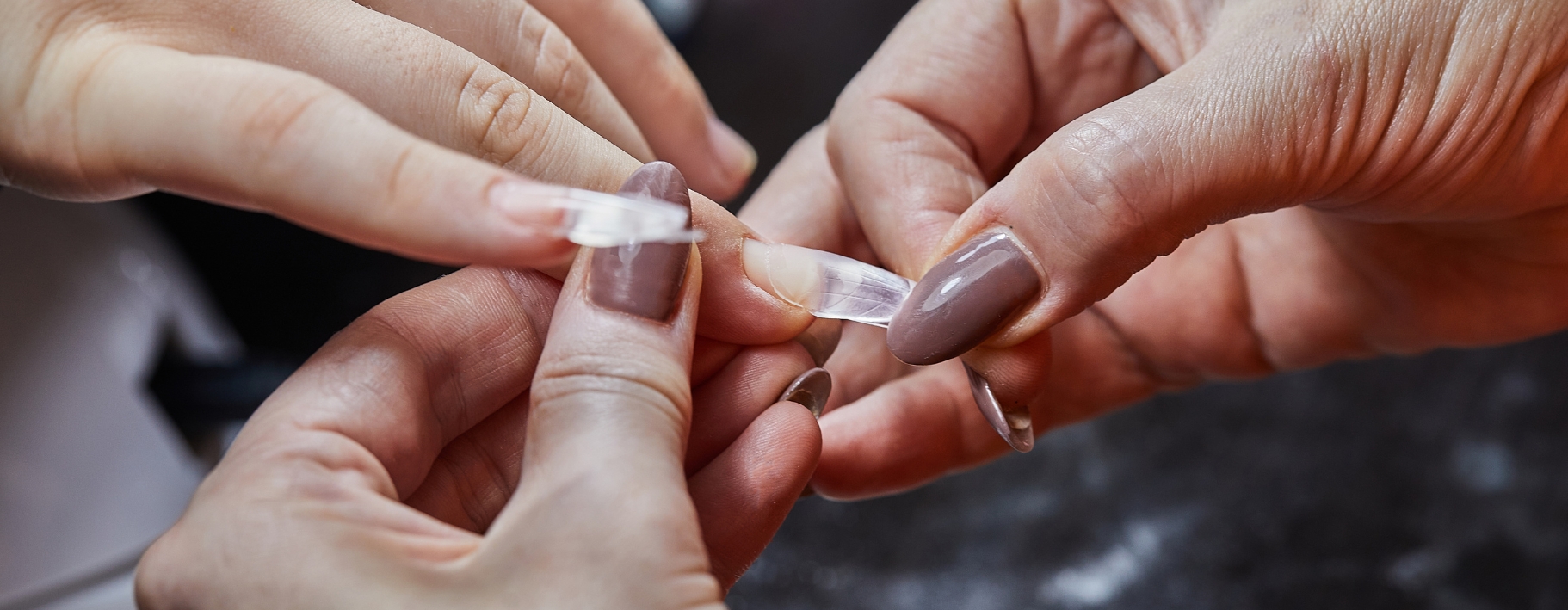 Jaki klej do tipsów wybrać?